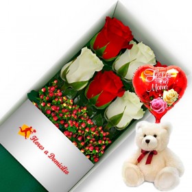 CAJA CON 6 ROSAS ROJAS Y BLANCAS + PELUCHE Y GLOBO DÍA DE LA MADRE