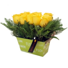 Canastillo Pequeño de 10 Rosas Amarillas