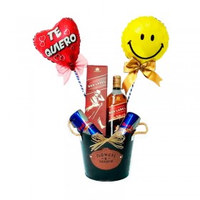 Cubeta con 2 Globos más Whisky Johnnie Walker Red Label y 2 Energéticas Red Bull