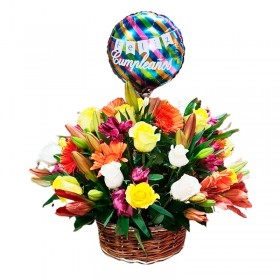 Cesta Para Cumpleaños 12 rosas más astromelias gerberas liliums y flores mix más + globo