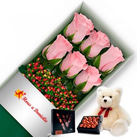 OFERTA CAJA DE 6 ROSAS ROSADAS MAS PELUCHE Y CHOCOLATE GRAGEA