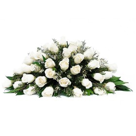 Ovalo para Condolencias de 30 rosas blancas
