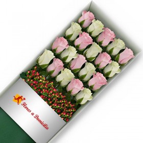 CAJA DE 20 ROSAS ROSADAS Y BLANCAS