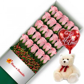 OFERTA DE CAJA CON 24 ROSAS ROSADAS MAS PELUCHE Y GLOBO TE AMO