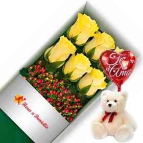 OFERTA DE CAJA CON 6 ROSAS AMARILLAS + PELUCHE Y GLOBO TE AMO