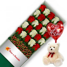 OFERTA DE CAJA CON 24 ROSAS ROJAS Y BLANCAS + PELUCHE Y GLOBO